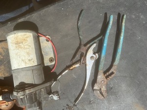 lot 1607 image: pliers - channel locks small elect. Pump
