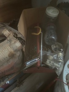 lot 1620 image: large lot of nails