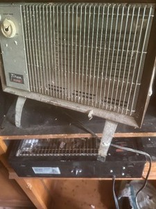 lot 1639 image: titan fan forced air heater