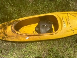 lot 1780 image: kayak quest 9