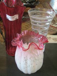 lot 45 image: qty 3 dcor vases