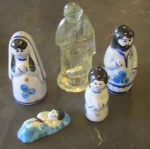 lot 73 image: mini figurines