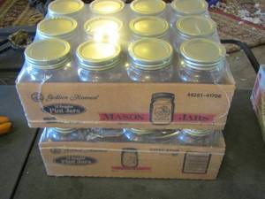 lot 86 image: 2 cases of mini pint mason jars