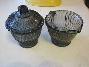 lot 95 image: Black carnival glass sugar and creamer dish set