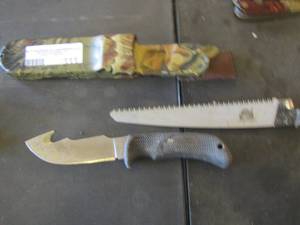 lot 111 image: multi tool knives