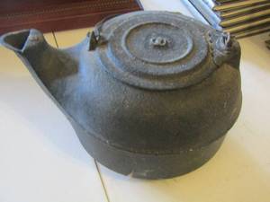 lot 110 image: vintage black kettle with lid and handle