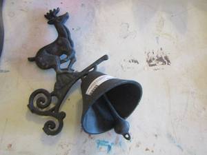 lot 117 image: cast iron deer bell for outdoor hanging