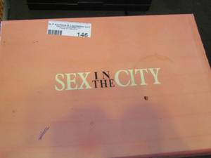 lot 146 image: Sex in the city perfume and body wash appears new