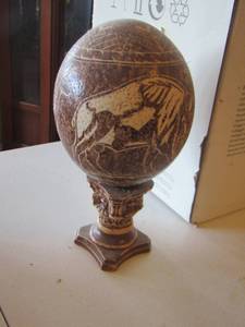 lot 160 image: dcor egg on stand