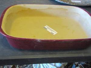 lot 166 image: family heritage stoneware baking dish