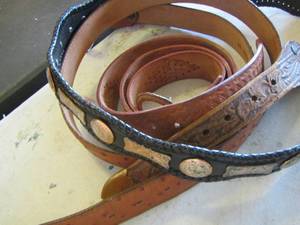 lot 194 image: belt lot