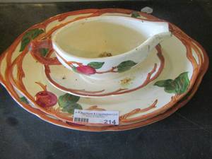 lot 214 image: FRANCISIAN APPLE  2 platters and 1 gravy boat