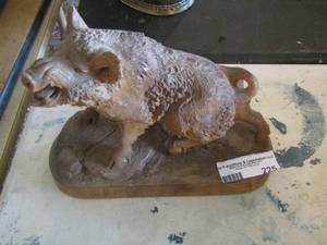 lot 225 image: hand carved wooden dcor hog