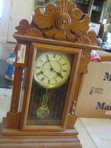 lot 262 image: table top clock with key