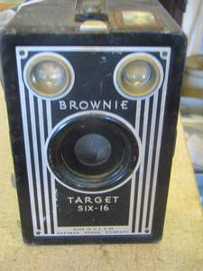 lot 272 image: brownie target six-16 camera