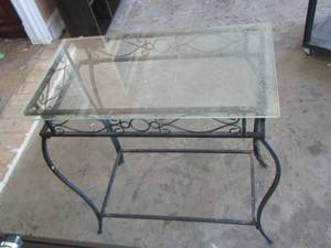 lot 323 image: glass top side table needs cleaned