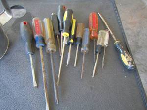 lot 325 image: screw driver lot various sizes