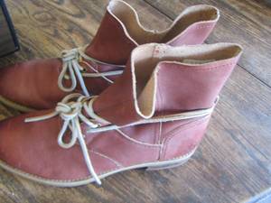 lot 327 image: red leather boots worn size 8 in womens