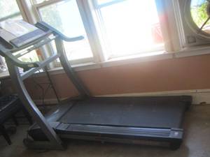 lot 349 image: pro-foam c950 treadmill needs cleaned has paperwork
