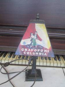 lot 360 image: Gramophone Columbia stain glass table lamp