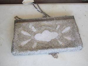 lot 363 image: beaded womens purse