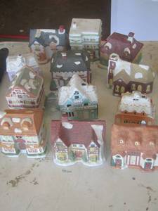 lot 376 image: qty 12 little cottage dcor homes