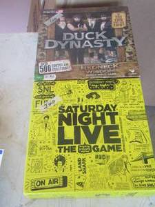 lot 383 image: duck dynasty game, Saturday night live game