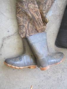 lot 558 image: cabalas camo waders unknown size