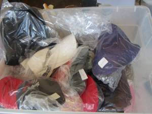 lot 581 image: tote of various hats