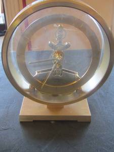 lot 585 image: table top linden quartz clock