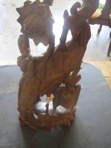 lot 589 image: Sculpture GRIFFIN