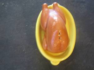 lot 596 image: turkey and turkey pan salt and pepper shakers