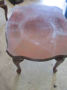 lot 600 image: side table in good condition needs wiped down