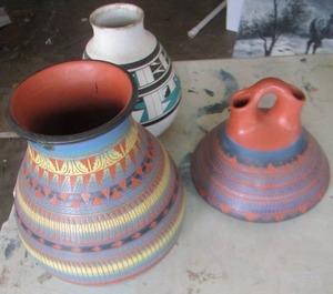 lot 631 image: qty 3 pottery dcor vases beautiful art pieces