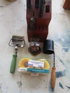 lot 660 image: kitchen utensils