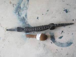 lot 687 image: dcor, alligator