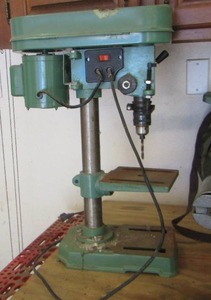 lot 697 image: DRILL PRESS