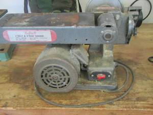 lot 698 image: Buffalo 4 belt sander
