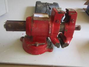 lot 706 image: red table clamp