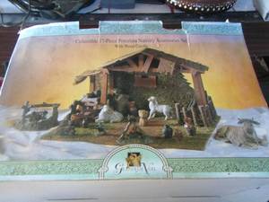 lot 939 image: Nativity set