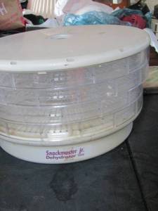 lot 968 image: Snack master Jr, dehydrator