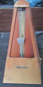 lot 983 image: SETH THOMAS METRONOME