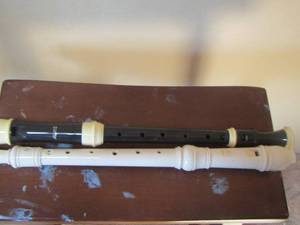 lot 1040 image: Aulos and Yamaha RECORDERS qty 2