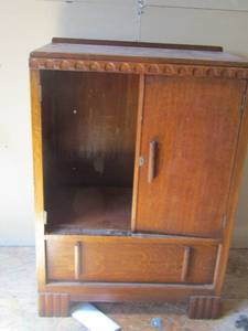 lot 1047 image: unique light brown cabinet- size unknown