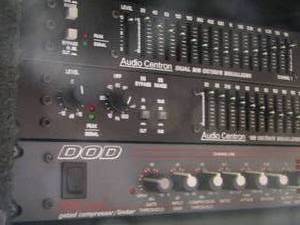 lot 1051 image: usa  case built in mixer amp