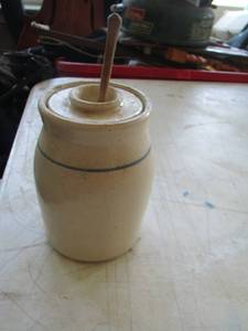 lot 1054 image: small butter churn