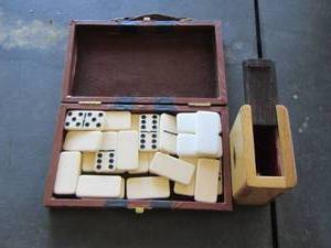 lot 1067 image: Dominoes game lot