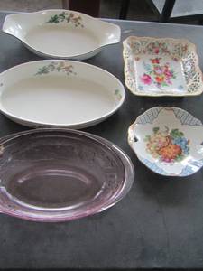 lot 1141 image: gravy bowls- kitchen serving bowls