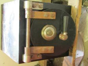 lot 1192 image: vintage safe