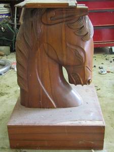 lot 1195 image: horse table stand (no table top) very cool piece